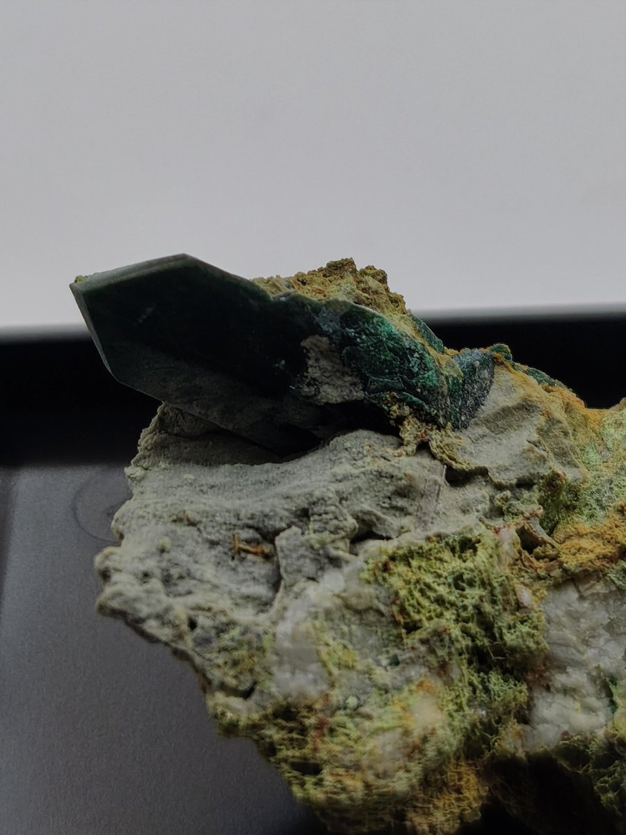 Malachit pseudomorph nach Azurit | Tsumeb Mine Namibia | Historische Mineralstufe vor 1988 | Seltenes Sammler Kristall Stufe Mineral - Art of Nature Berlin