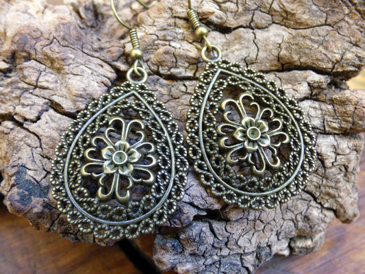 Mandala Blume ~ Ohrringe aus Antik Bronze ~Goa ~Hippie ~Vintage ~Indien ~Boho ~Ethno ~Sonne - Art of Nature Berlin