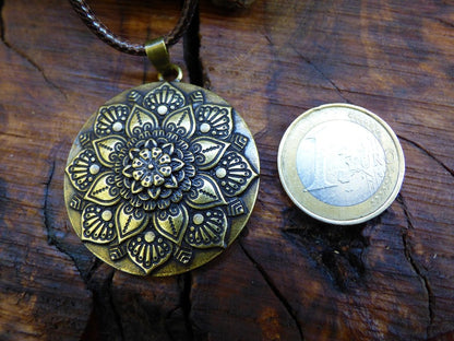 Mandala Blumen Amulet Kette (1) Antik Bronze ~Tibet ~HIPPIE ~GOA ~Boho ~Tibet ~Ethno ~Nature ~Esoterik ~Ethnic ~Indian - Art of Nature Berlin