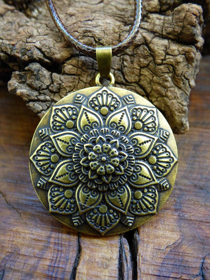 Mandala Blumen Amulet Kette (1) Antik Bronze ~Tibet ~HIPPIE ~GOA ~Boho ~Tibet ~Ethno ~Nature ~Esoterik ~Ethnic ~Indian - Art of Nature Berlin