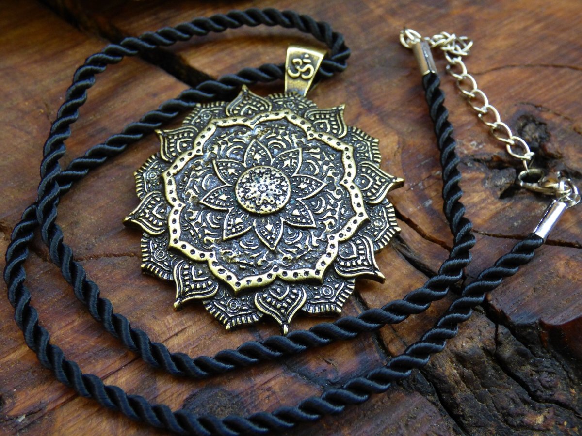 Mandala Blumen Stern OM ॐ Amulet Kette Antik Bronze oder Silber ~Tibet ~HIPPIE ~GOA ~Boho ~Tibet ~Ethno ~Nature ~Esoterik ~Ethnic ~Indian - Art of Nature Berlin