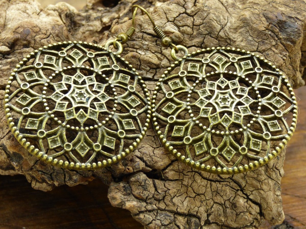 Mandala Ohrringe aus Antik Bronze ~Hippie ~GOA ~Boho ~Ethno ~Indie ~Blume ~Kreolen - Art of Nature Berlin