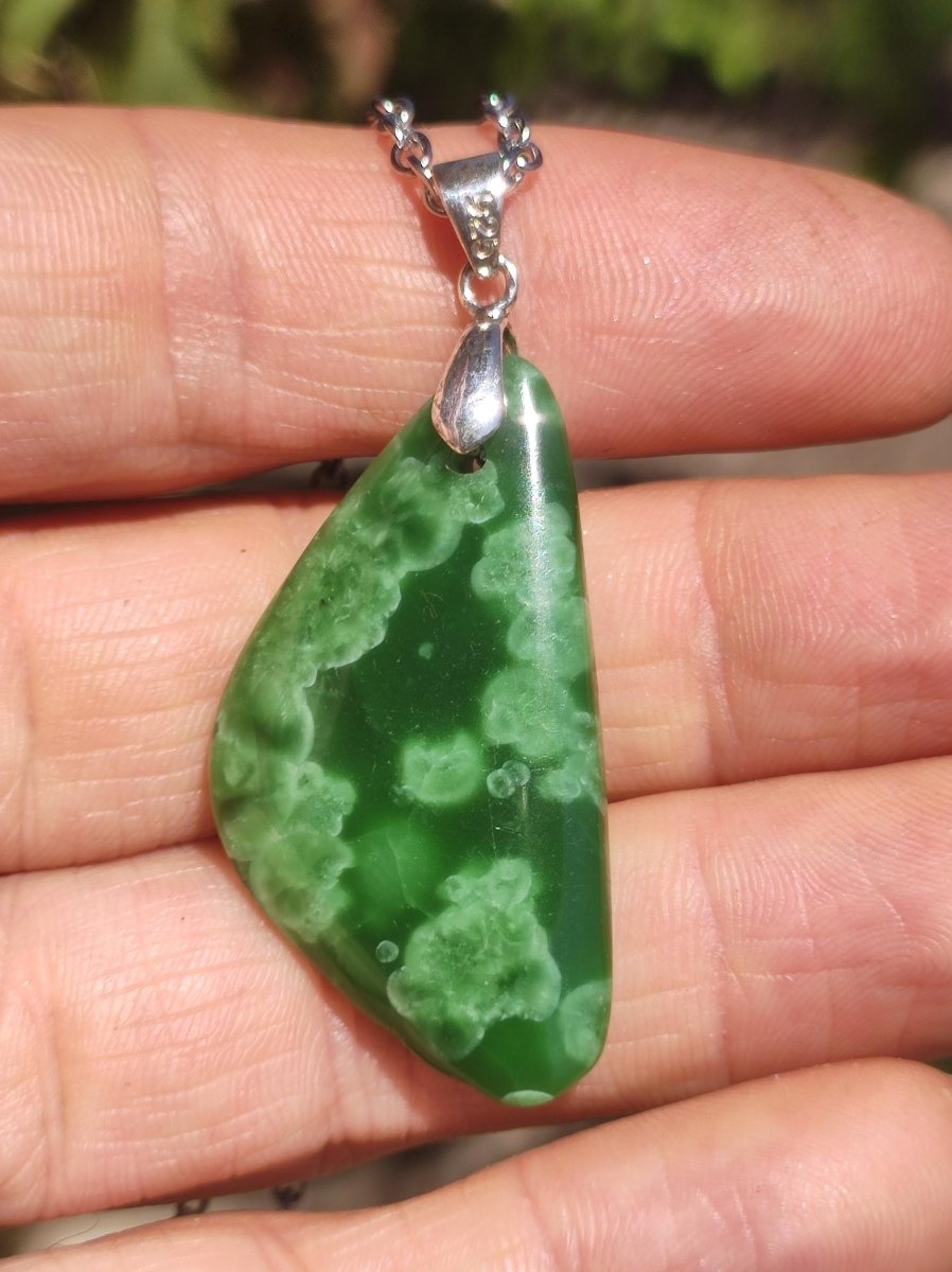 Maw Sit Sit Jade *Rarität* ~ Edelstein Kette inkl. 925 Sterling Silber Öse Anhänger Natur Heilstein Kristall Geschenk Frau Sie Er Freundin - Art of Nature Berlin