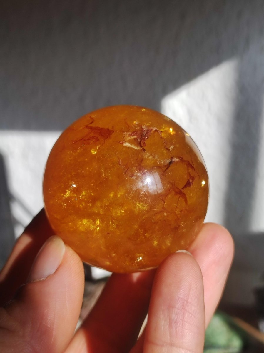 Mica Fluorit Gelb AAA Edelstein Kugel Deko Sphere Massage Kristall Sammler Meditation Heilstein Frau Mann Geschenk Er Sie Haus Wohn Energie - Art of Nature Berlin