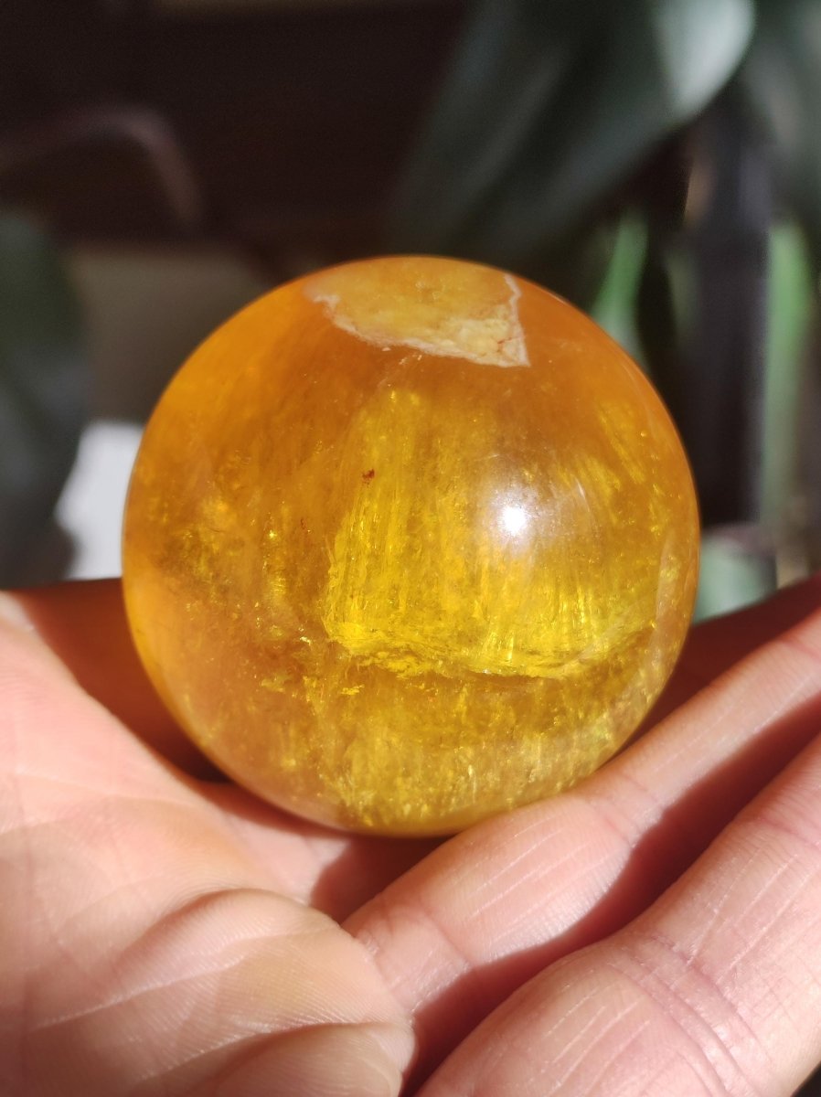 Mica Fluorit Gelb AAA Edelstein Kugel Deko Sphere Massage Kristall Sammler Meditation Heilstein Frau Mann Geschenk Er Sie Haus Wohn Energie - Art of Nature Berlin