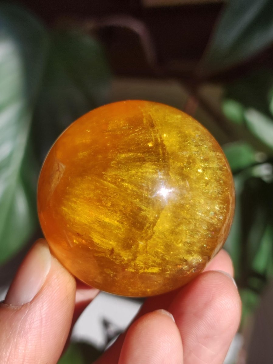 Mica Fluorit Gelb AAA Edelstein Kugel Deko Sphere Massage Kristall Sammler Meditation Heilstein Frau Mann Geschenk Er Sie Haus Wohn Energie - Art of Nature Berlin