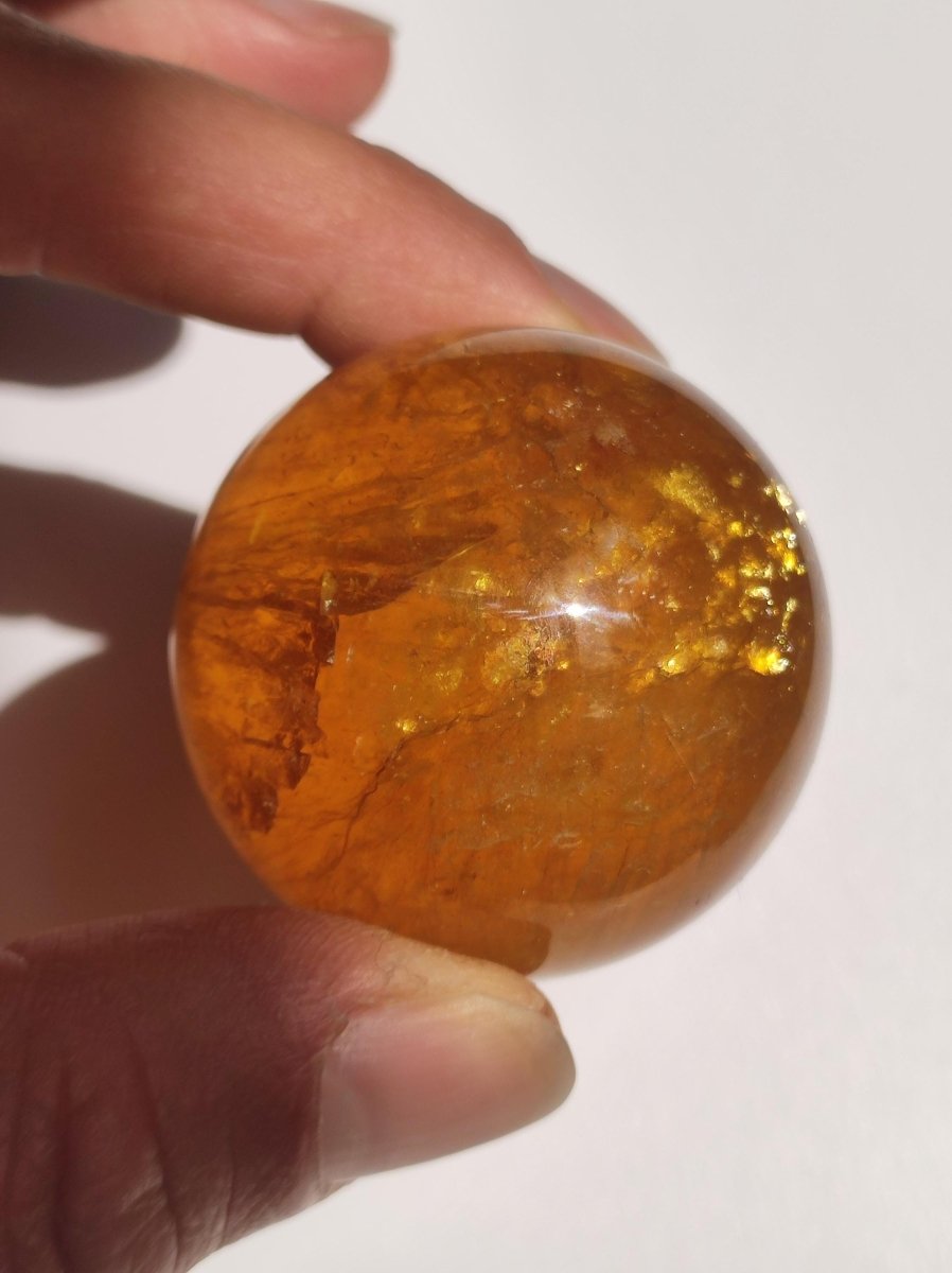 Mica Fluorit Gelb AAA Edelstein Kugel Deko Sphere Massage Kristall Sammler Meditation Heilstein Frau Mann Geschenk Er Sie Haus Wohn Energie - Art of Nature Berlin