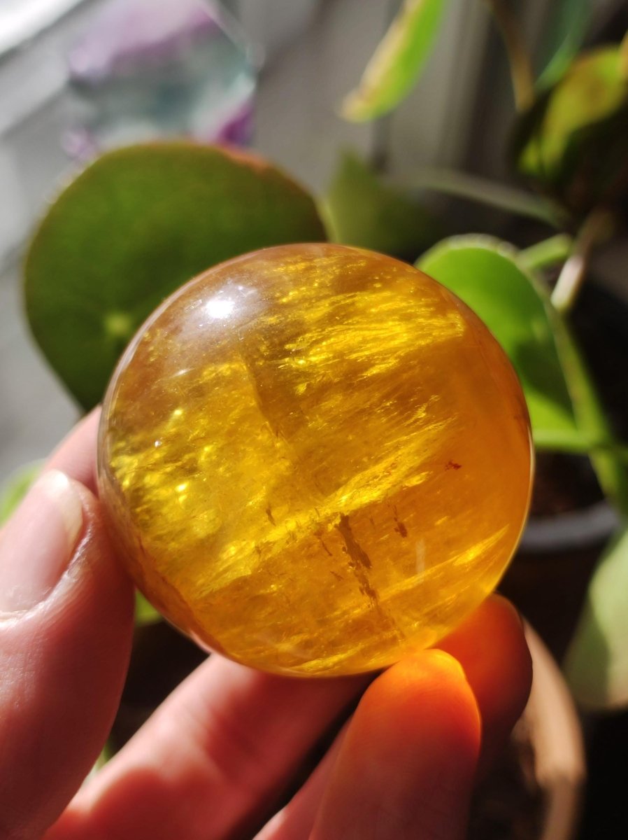 Mica Fluorit Gelb AAA Edelstein Kugel Deko Sphere Massage Kristall Sammler Meditation Heilstein Frau Mann Geschenk Er Sie Haus Wohn Energie - Art of Nature Berlin