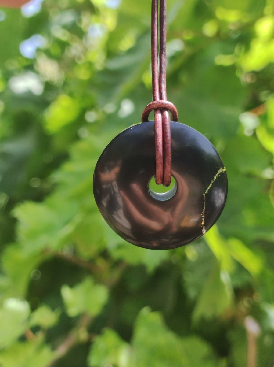 Midnight Lemurian Jade Black Schwarze Jade ~ Donut Edelstein Kette ~HIPPIE ~GOA ~Boho ~Tibet ~Ethno ~Nature ~Donut ~Schutzsymbol ~Heilstein - Art of Nature Berlin