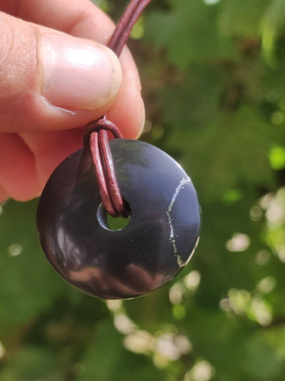 Midnight Lemurian Jade Black Schwarze Jade ~ Donut Edelstein Kette ~HIPPIE ~GOA ~Boho ~Tibet ~Ethno ~Nature ~Donut ~Schutzsymbol ~Heilstein - Art of Nature Berlin