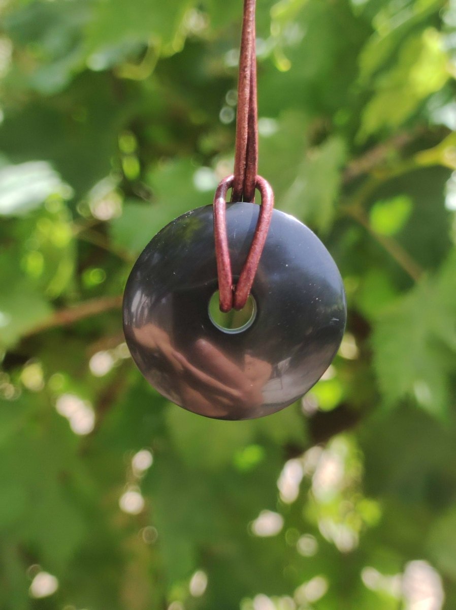 Midnight Lemurian Jade Black Schwarze Jade ~ Donut Edelstein Kette ~HIPPIE ~GOA ~Boho ~Tibet ~Ethno ~Nature ~Donut ~Schutzsymbol ~Heilstein - Art of Nature Berlin