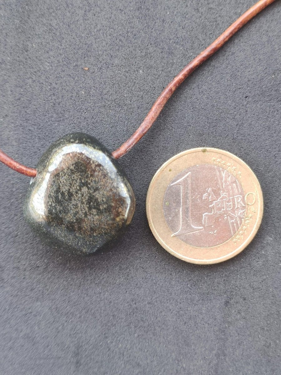 Midnight Lemurian Jade Black Schwarze Jade Edelstein Kette Heilstein Natur Rarität Mann Frau Geschenk Er Sie Freundin Energie Kraft Ruhe - Art of Nature Berlin