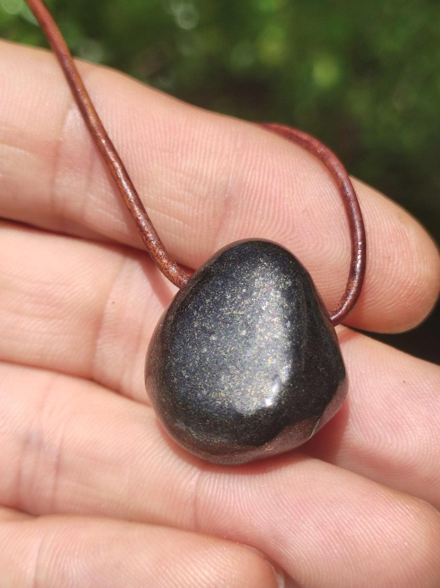 Midnight Lemurian Jade Black Schwarze Jade Edelstein Kette Heilstein Natur Rarität Mann Frau Geschenk Er Sie Freundin Energie Kraft Ruhe - Art of Nature Berlin