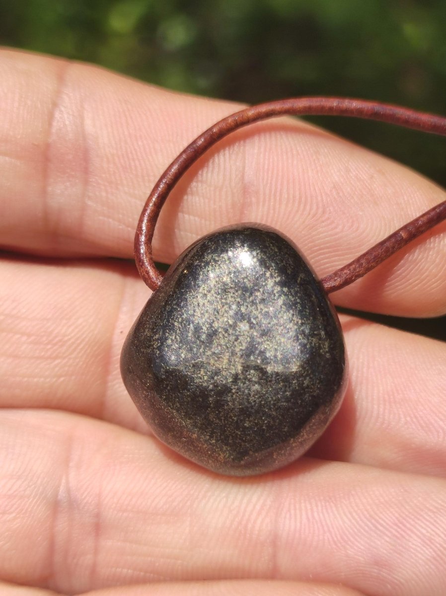 Midnight Lemurian Jade Black Schwarze Jade Edelstein Kette Heilstein Natur Rarität Mann Frau Geschenk Er Sie Freundin Energie Kraft Ruhe - Art of Nature Berlin