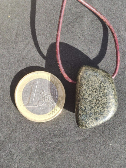 Midnight Lemurian Jade Black Schwarze Jade ~ Edelstein Kette ~HIPPIE ~GOA ~Boho ~Tibet ~Ethno ~Nature ~Donut ~Schutzsymbol ~Heilstein - Art of Nature Berlin