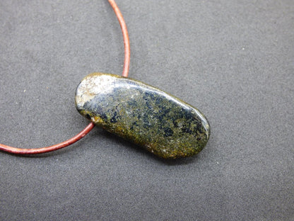 Midnight Lemurian Jade Black Schwarze Jade ~ Edelstein Kette ~HIPPIE ~GOA ~Boho ~Tibet ~Ethno ~Nature ~Donut ~Schutzsymbol ~Heilstein - Art of Nature Berlin