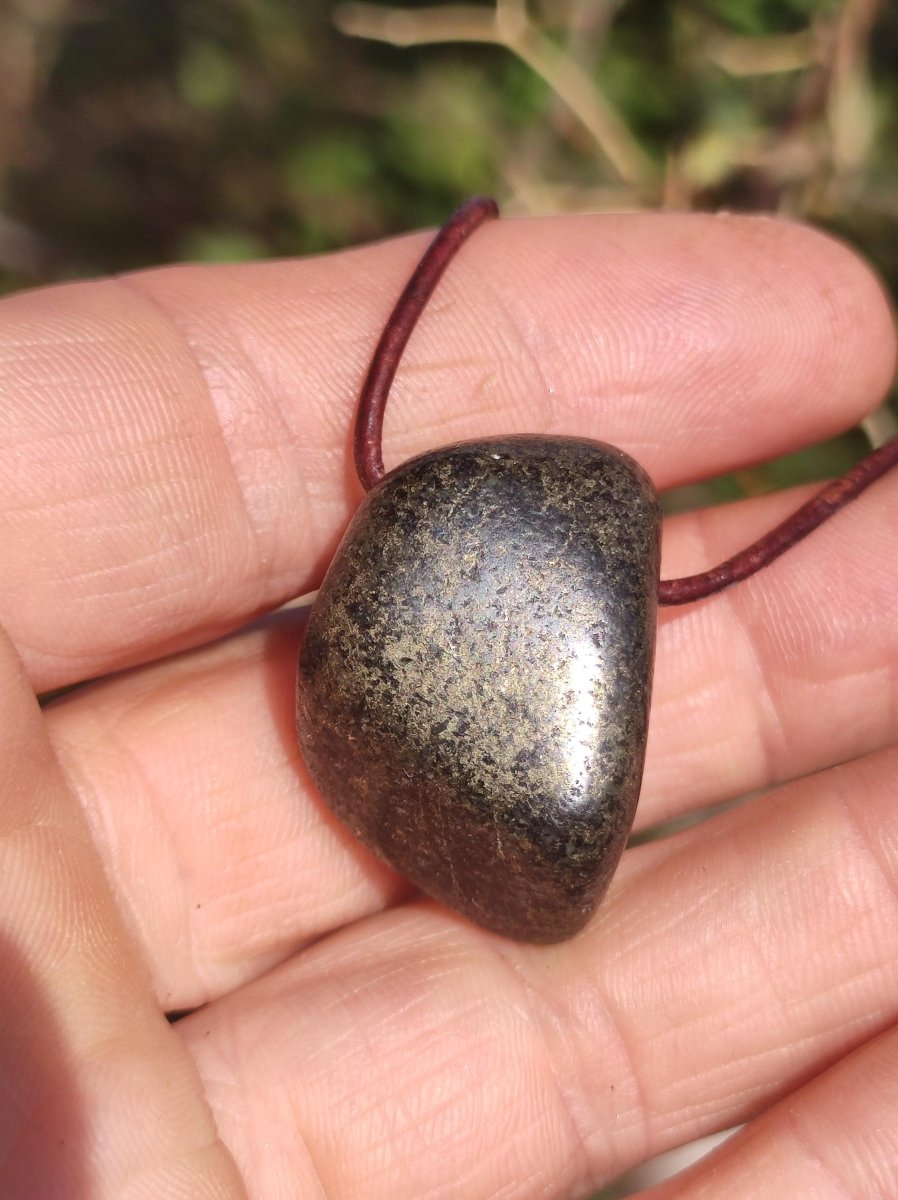 Midnight Lemurian Jade Black Schwarze Jade ~ Edelstein Kette ~HIPPIE ~GOA ~Boho ~Tibet ~Ethno ~Nature ~Donut ~Schutzsymbol ~Heilstein - Art of Nature Berlin