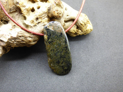 Midnight Lemurian Jade Black Schwarze Jade ~ Edelstein Kette ~HIPPIE ~GOA ~Boho ~Tibet ~Ethno ~Nature ~Donut ~Schutzsymbol ~Heilstein - Art of Nature Berlin