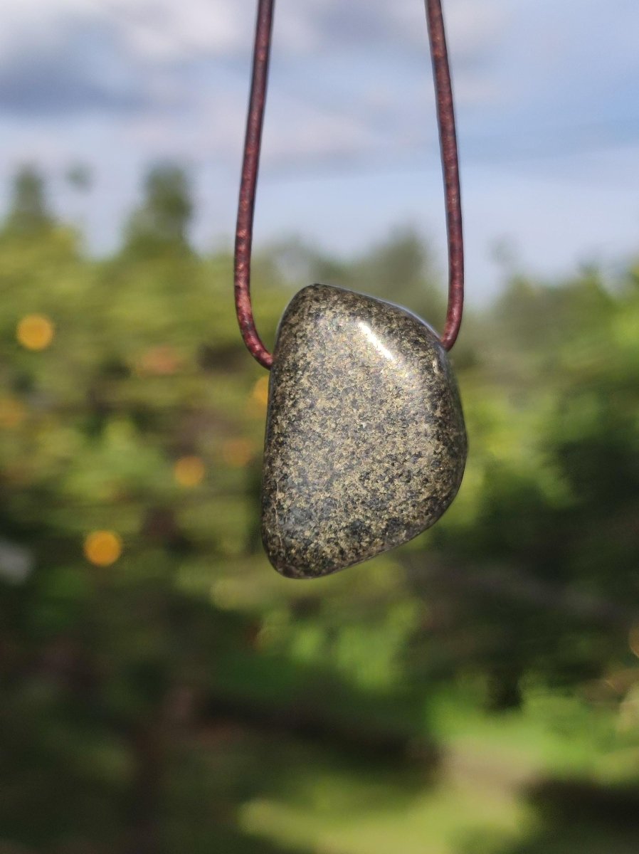 Midnight Lemurian Jade Black Schwarze Jade ~ Edelstein Kette ~HIPPIE ~GOA ~Boho ~Tibet ~Ethno ~Nature ~Donut ~Schutzsymbol ~Heilstein - Art of Nature Berlin