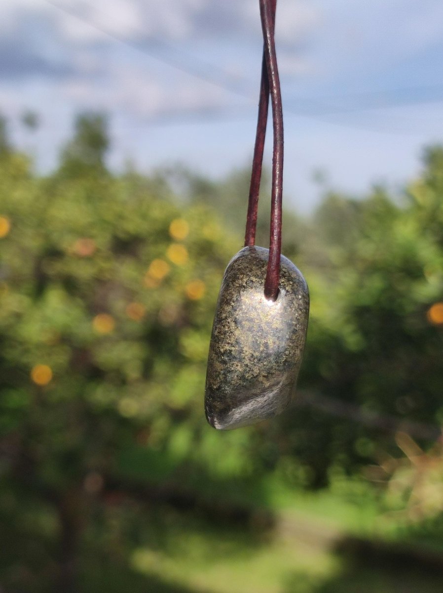 Midnight Lemurian Jade Black Schwarze Jade ~ Edelstein Kette ~HIPPIE ~GOA ~Boho ~Tibet ~Ethno ~Nature ~Donut ~Schutzsymbol ~Heilstein - Art of Nature Berlin