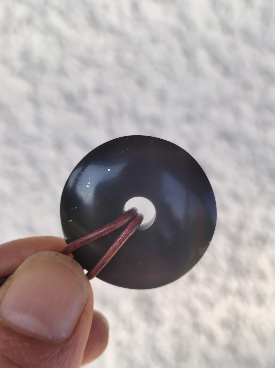 Midnight Lemurian Jade Black / Schwarze Jade + Pyrit Einschlüsse Donut Edelstein Kette Heilstein Kristall Boho Tibet Ethno Mann Frau Er Sie - Art of Nature Berlin