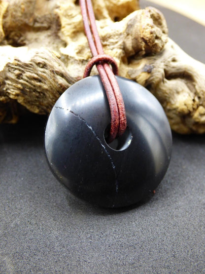 Midnight Lemurian Jade Black / Schwarze Jade + Pyrit Einschlüsse Donut Edelstein Kette Heilstein Kristall Boho Tibet Ethno Mann Frau Er Sie - Art of Nature Berlin