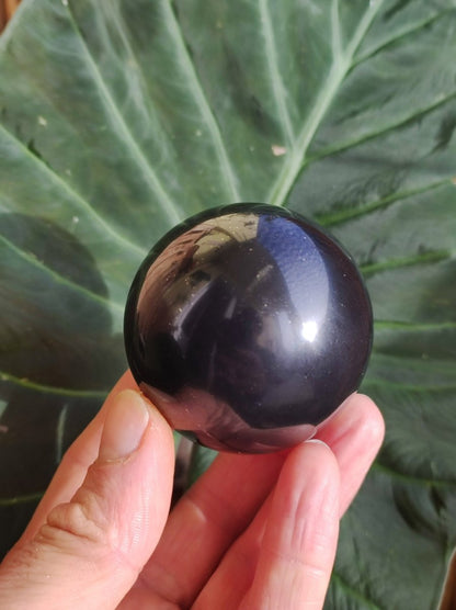 Midnight Lemurian Jade Schwarze Jade ~ Magische Edelstein Kugel Massage & Deko Sphere Crystal Heilstein Sammler Mineral Rund Ball Rarität - Art of Nature Berlin