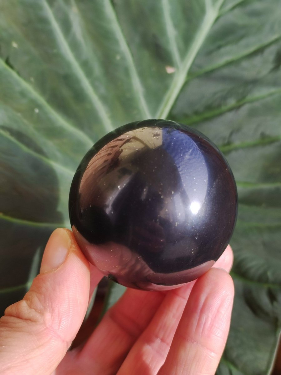 Midnight Lemurian Jade Schwarze Jade ~ Magische Edelstein Kugel Massage & Deko Sphere Crystal Heilstein Sammler Mineral Rund Ball Rarität - Art of Nature Berlin