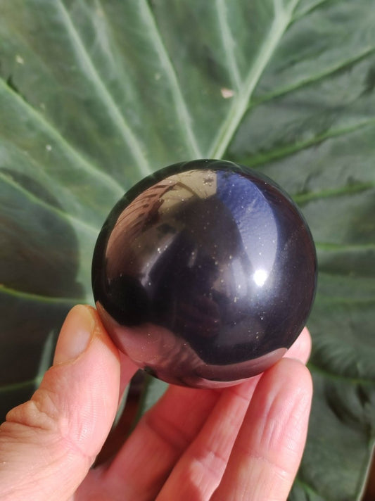 Midnight Lemurian Jade Schwarze Jade ~ Magische Edelstein Kugel Massage & Deko Sphere Crystal Heilstein Sammler Mineral Rund Ball Rarität - Art of Nature Berlin