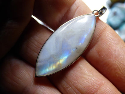 Mondstein - 925 Sterling Silber Edelstein Kette blau Schimmer Unikat Rar Heilstein Natur selten Edel Traum Mann Frau Er Sie Geschenk Freund - Art of Nature Berlin