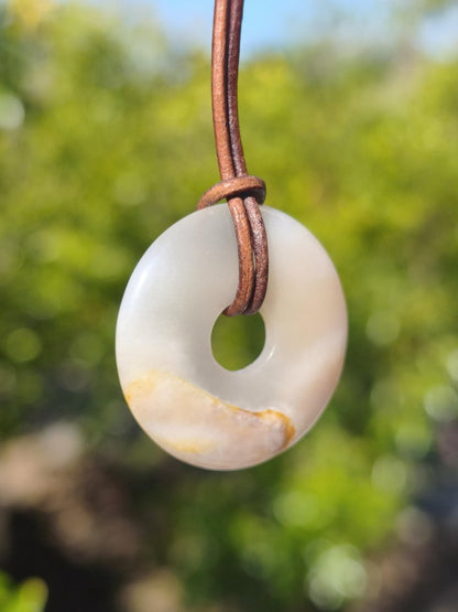 Mondstein A weiß - Donut Edelstein Kette HIPPIE GOA Boho Ethno Natur Donut Schutzsymbol Heilstein Sammler Unikat Mann Frau Er Sie Geschenk - Art of Nature Berlin
