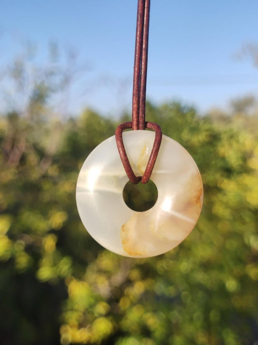 Mondstein A weiß - Donut Edelstein Kette HIPPIE GOA Boho Ethno Natur Donut Schutzsymbol Heilstein Sammler Unikat Mann Frau Er Sie Geschenk - Art of Nature Berlin