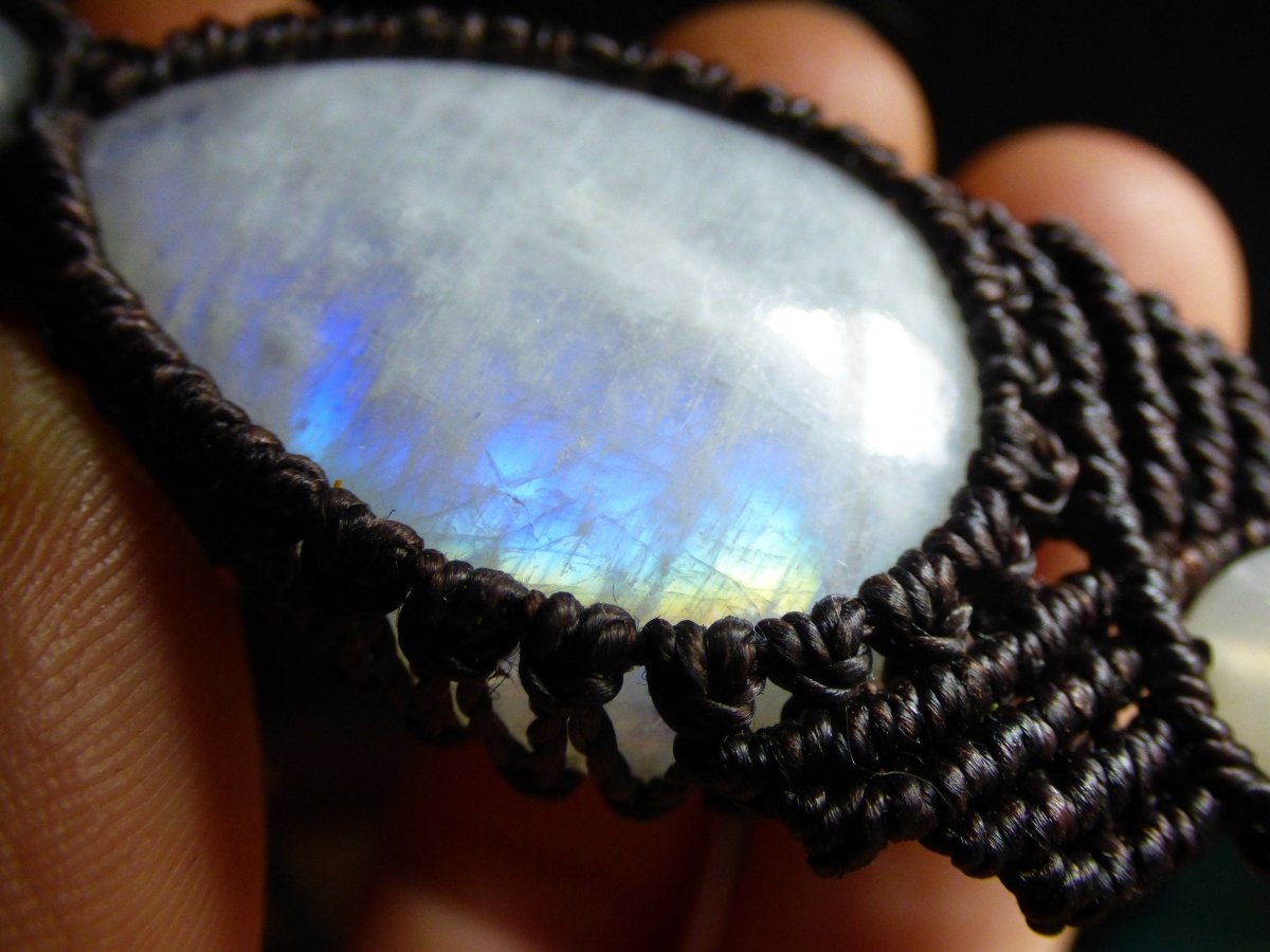 Mondstein / Moonstone ~ Makramee Edelstein Kette ~HIPPIE ~GOA ~Boho ~Ethno ~Nature ~Heilstein ~Opalisierend ~Flash - Art of Nature Berlin