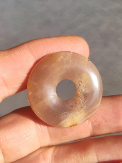 Mondstein rot beige Donut Edelstein Kette HIPPIE GOA Boho Ethno Natur Donut Schutzsymbol Heilstein Sammler Unikat Mann Frau Er Sie Geschenk - Art of Nature Berlin