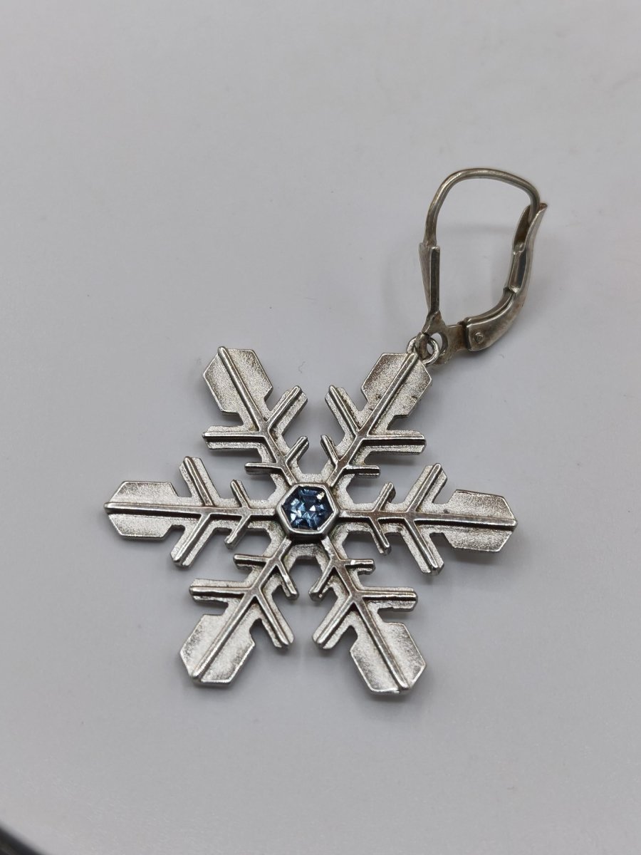 Montana Saphir Vintage Eisblumen Einzelohrring mit Montana Saphir – Schneeflocke 30 × 28 mm – 925 Silber blau Eiskristall Schmuck Braut - Art of Nature Berlin