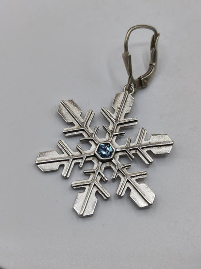 Montana Saphir Vintage Eisblumen Einzelohrring mit Montana Saphir – Schneeflocke 30 × 28 mm – 925 Silber blau Eiskristall Schmuck Braut - Art of Nature Berlin