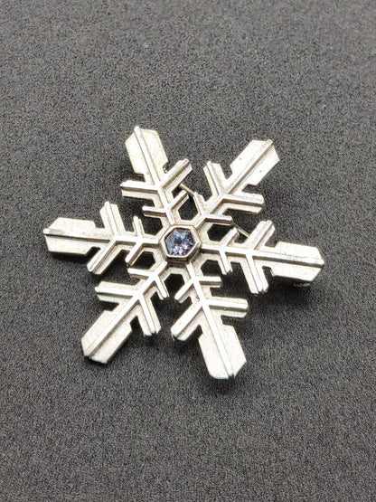 Montana Saphir Vintage Schneeflocken Brosche 925 Silber mit Montana Saphir blau Eiskristall Schmuck Brosche & Anhänger Geometrie Rarität - Art of Nature Berlin