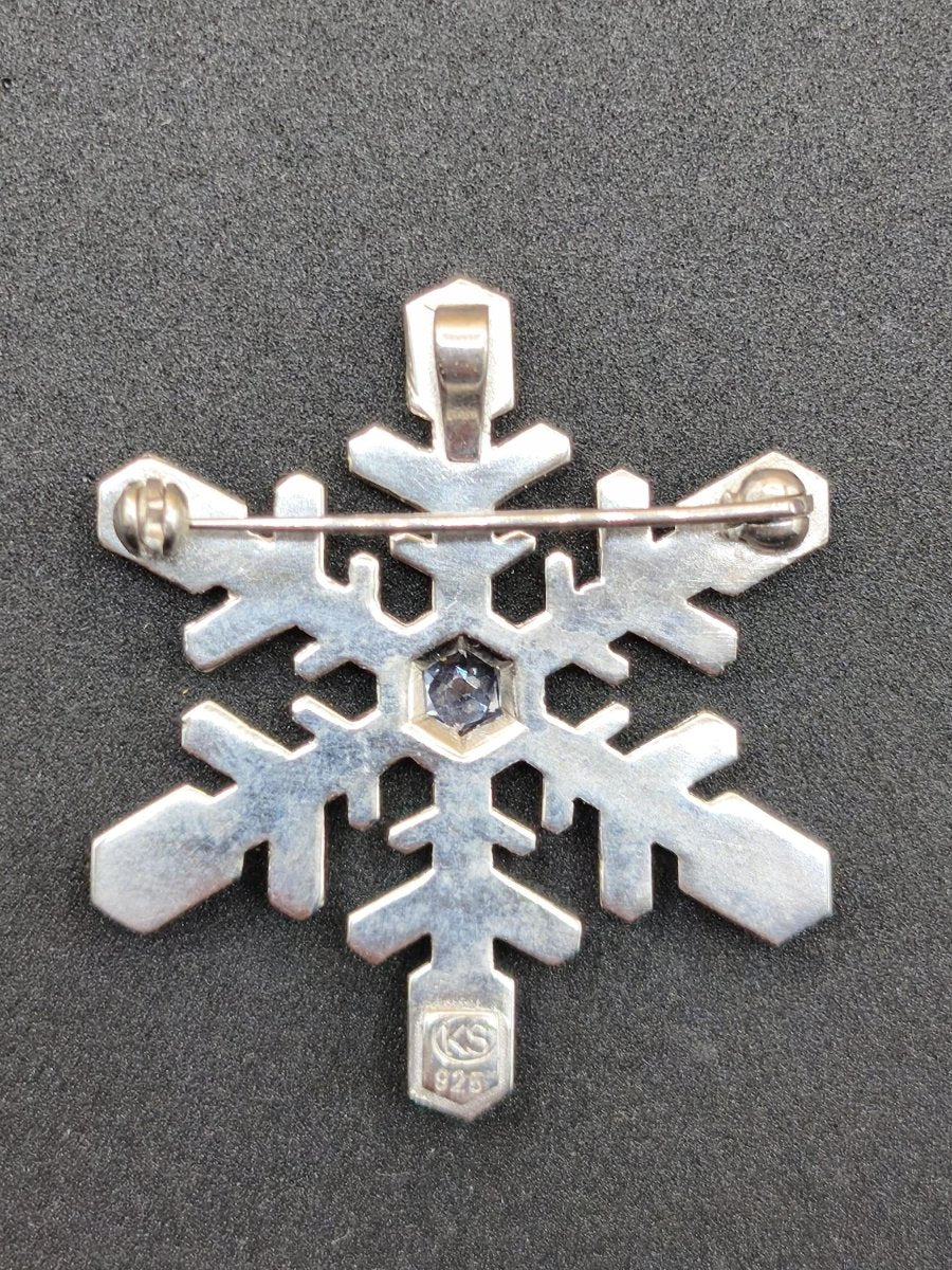 Montana Saphir Vintage Schneeflocken Brosche 925 Silber mit Montana Saphir blau Eiskristall Schmuck Brosche & Anhänger Geometrie Rarität - Art of Nature Berlin