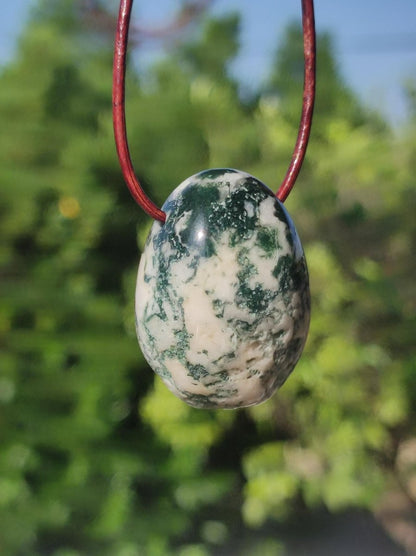 Moosachat - Edelstein Kette grün rund Heilstein Energie Natur Grün klar Schmuck Anhänger Natur Echt Geschenk Freund Frau Mann Er Sie Mutter - Art of Nature Berlin