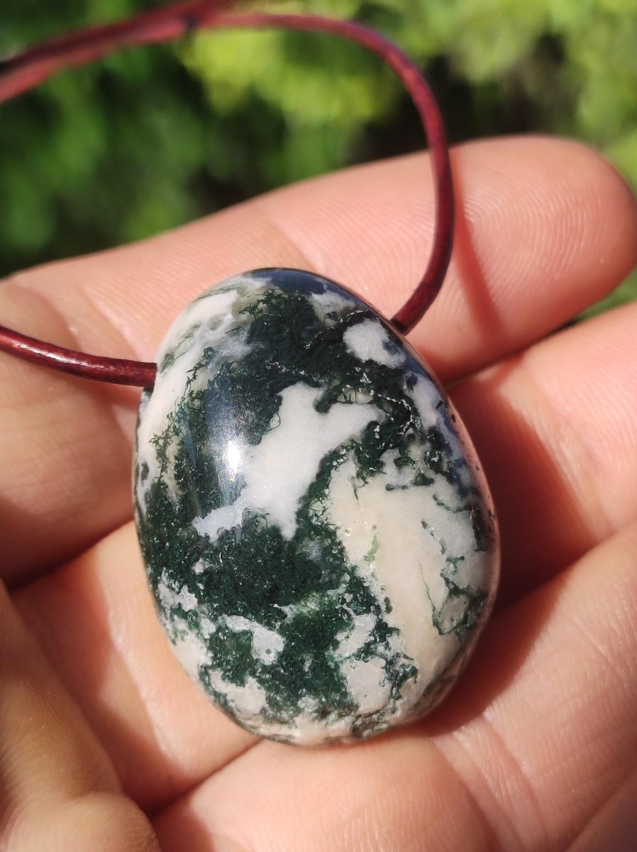 Moosachat - Edelstein Kette grün rund Heilstein Energie Natur Grün klar Schmuck Anhänger Natur Echt Geschenk Freund Frau Mann Er Sie Mutter - Art of Nature Berlin