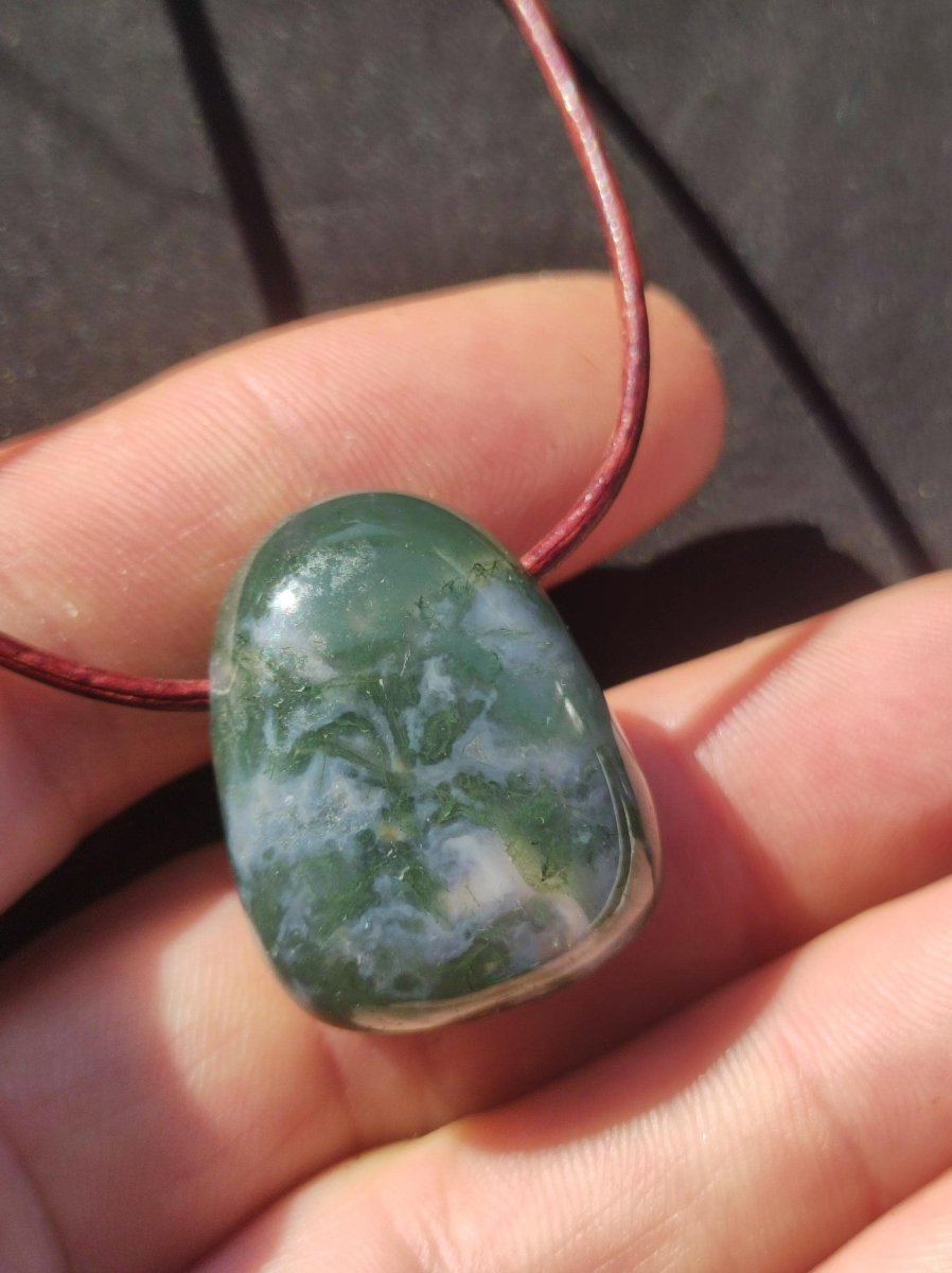 Moosachat - Edelstein Kette grün rund Heilstein Energie Natur Grün klar Schmuck Anhänger Natur Echt Geschenk Freund Frau Mann Er Sie Mutter - Art of Nature Berlin