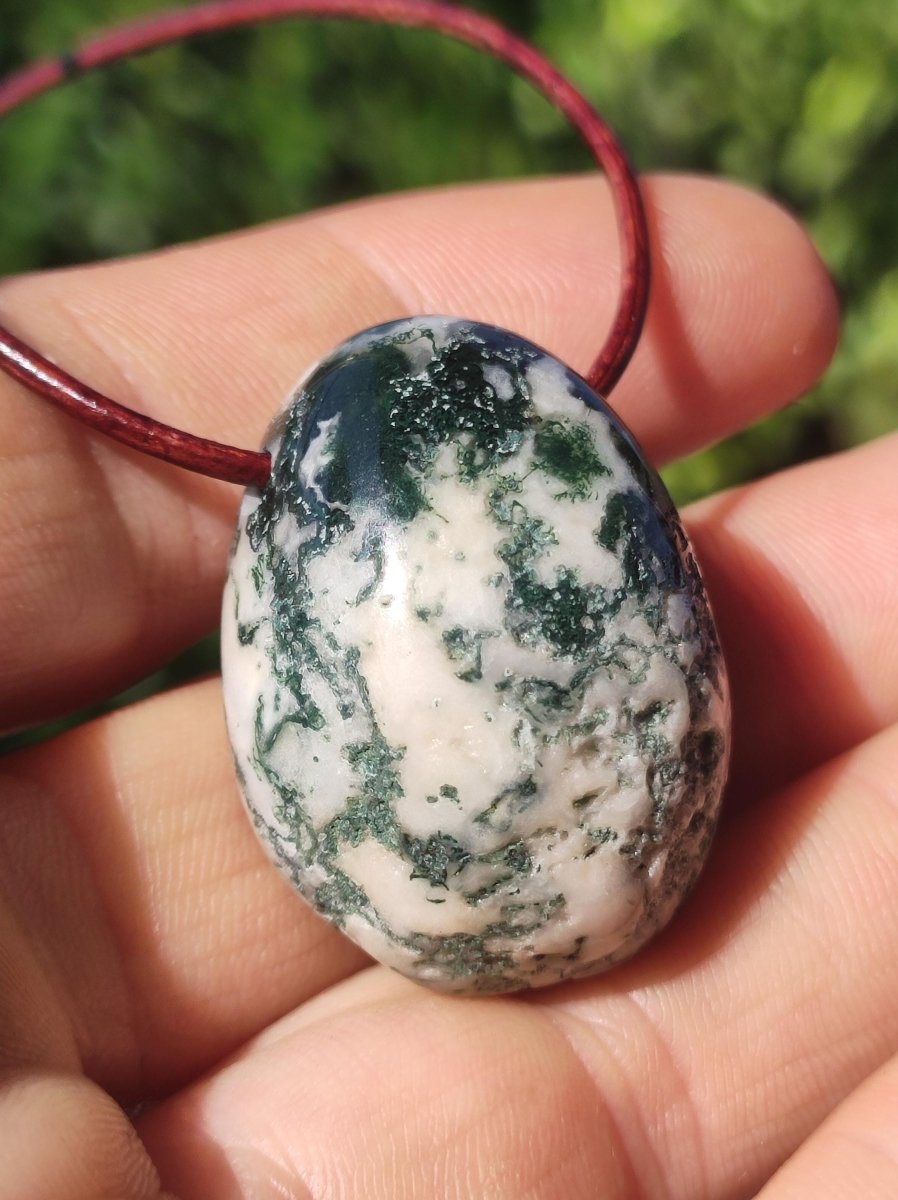 Moosachat - Edelstein Kette grün rund Heilstein Energie Natur Grün klar Schmuck Anhänger Natur Echt Geschenk Freund Frau Mann Er Sie Mutter - Art of Nature Berlin