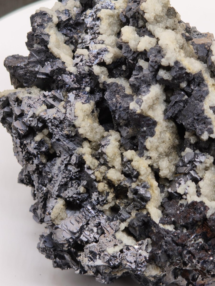 Museumsstück Bleiglanz Galenit & Calcit – Würfelkristalle – Madan, Bulgarien – 689 g große Mehrmineral Stufe Kristall Sammler Mineralien - Art of Nature Berlin