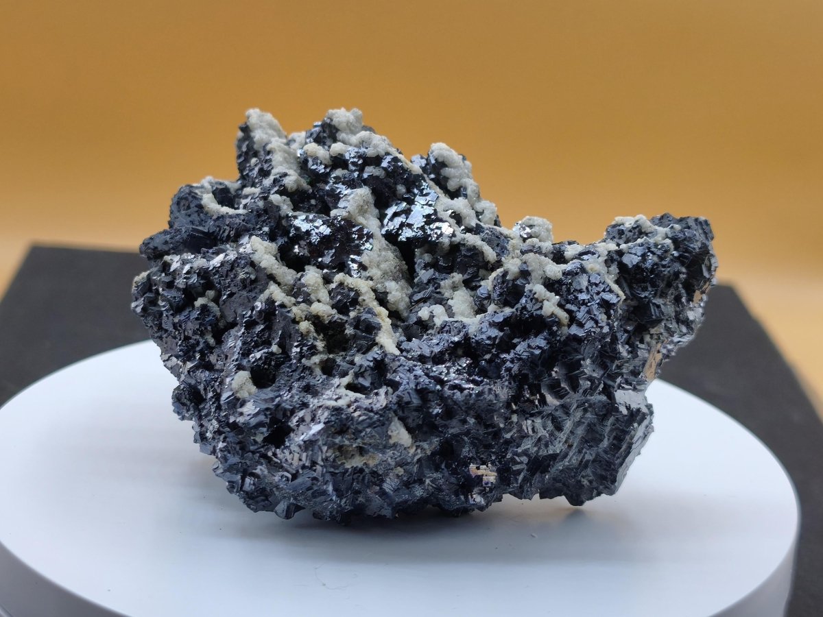 Museumsstück Bleiglanz Galenit & Calcit – Würfelkristalle – Madan, Bulgarien – 689 g große Mehrmineral Stufe Kristall Sammler Mineralien - Art of Nature Berlin