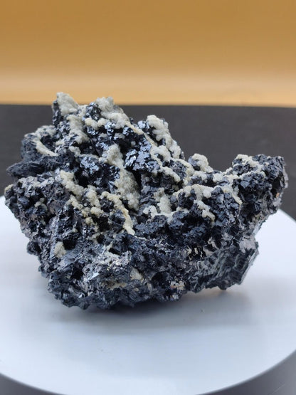 Museumsstück Bleiglanz Galenit & Calcit – Würfelkristalle – Madan, Bulgarien – 689 g große Mehrmineral Stufe Kristall Sammler Mineralien - Art of Nature Berlin