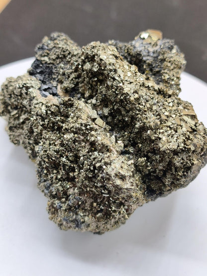 Museumsstück Pyrit auf Zinkblende & Bleiglanz – goldene Pyritwürfel – außergewöhnliche Erzstufe Madan Bulgarien – große Mehrmineral Kristall - Art of Nature Berlin