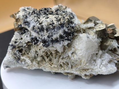 Museumsstück Pyrit Zinkblende Quarz Chalkopyrit – Madan Bulgarien – große Mehrmineral Stufe Kristall Sammler Geschenk Unikat - Art of Nature Berlin