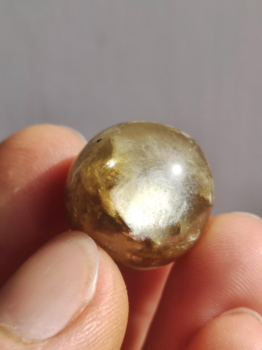 Muskovit / Golden Mica Glimmer - Edelstein Kugel gelb Natur Heilstein Deko Sphere Kristall Geschenk Er Sie Haus Sammler Rarität - Art of Nature Berlin