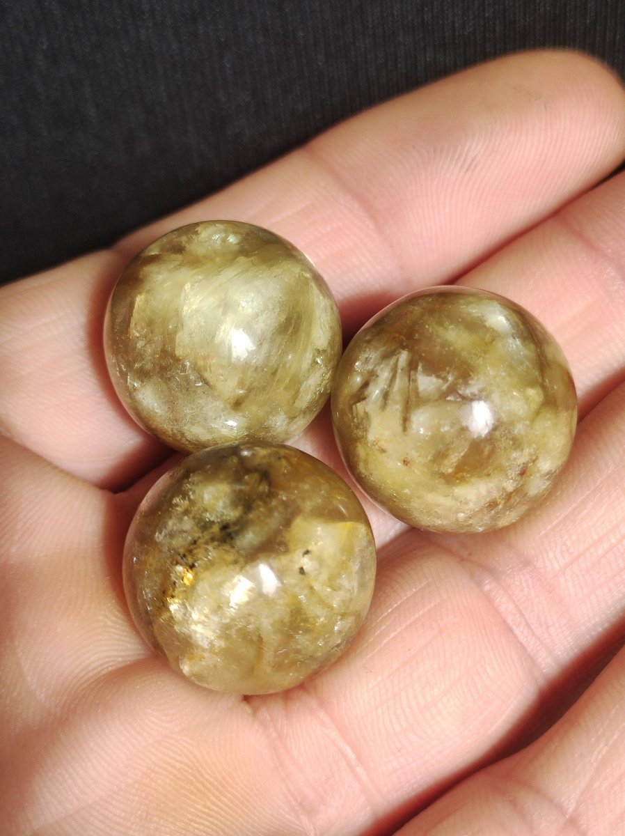 Muskovit / Golden Mica Glimmer - Edelstein Kugel gelb Natur Heilstein Deko Sphere Kristall Geschenk Er Sie Haus Sammler Rarität - Art of Nature Berlin