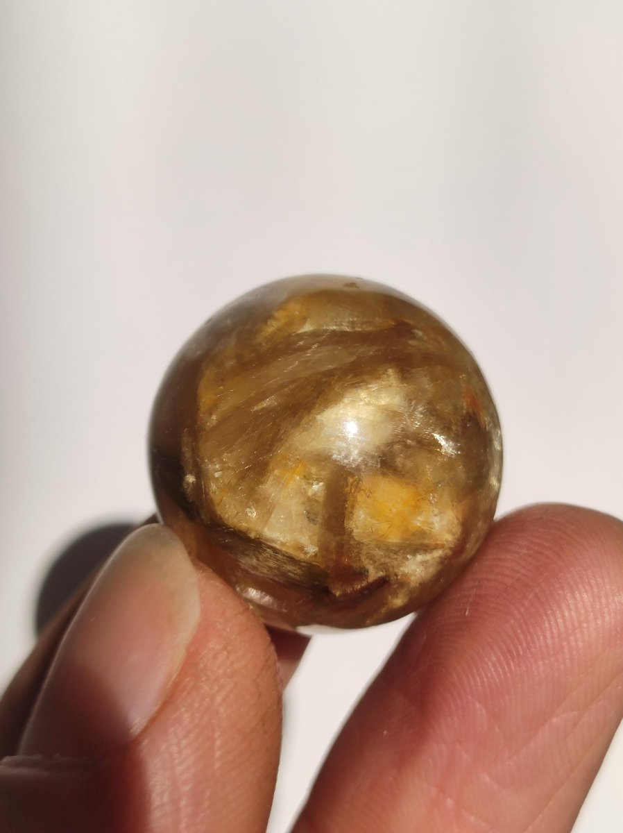 Muskovit / Golden Mica Glimmer - Edelstein Kugel gelb Natur Heilstein Deko Sphere Kristall Geschenk Er Sie Haus Sammler Rarität - Art of Nature Berlin